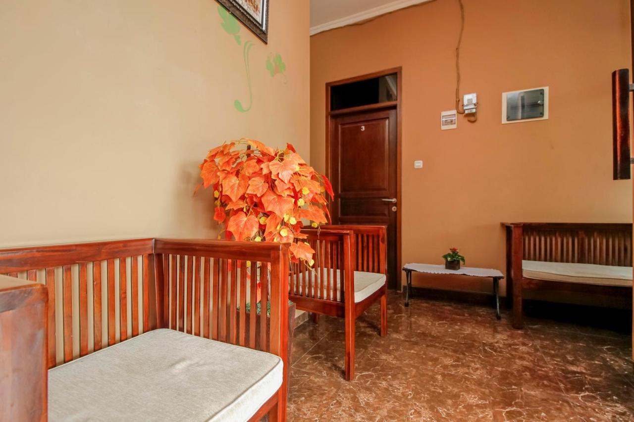 Reddoorz Near Manggarai Station 2 Hotel Jacarta Exterior foto